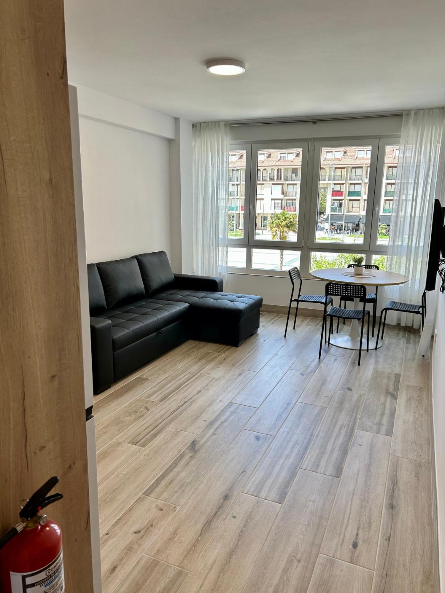 Apartamento Plaza De La Villa Playa Trengandin 노하 외부 사진